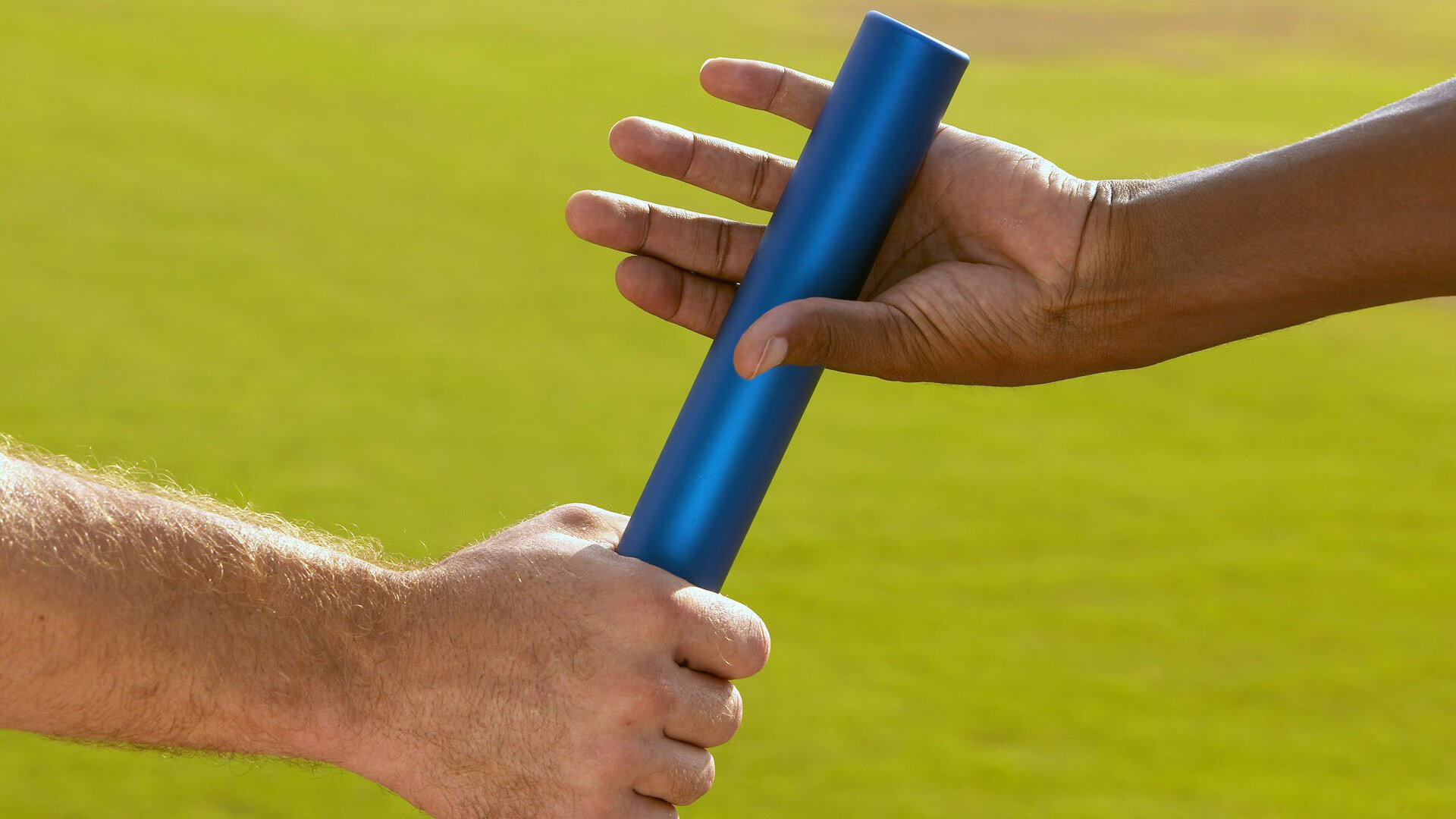 激烈角逐！全国田径锦标赛接力赛上演巅峰对决