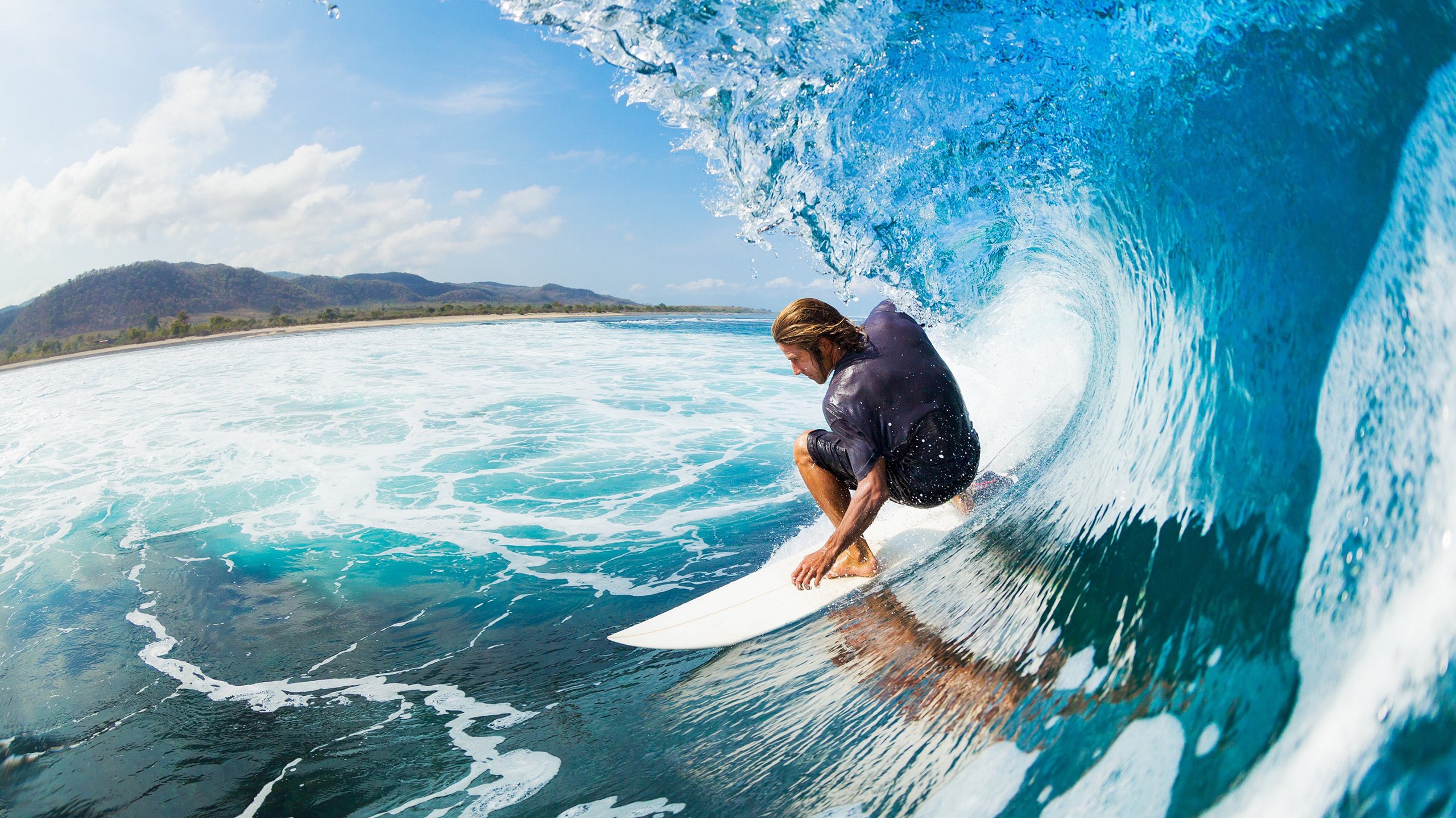 梅西第七次捧起金球奖 刷新历史纪录再创辉煌