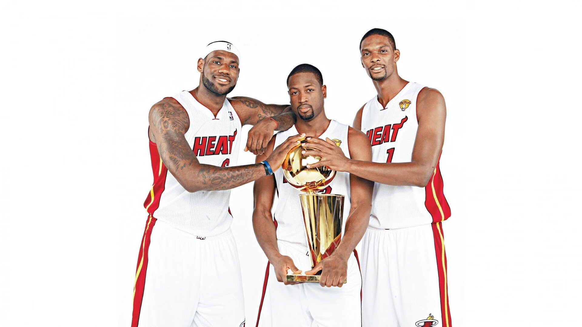 梅西第七次捧起金球奖 刷新历史纪录再创辉煌